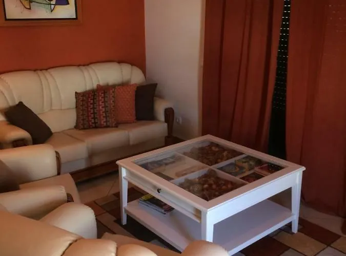 Gomeira Floor アパート *